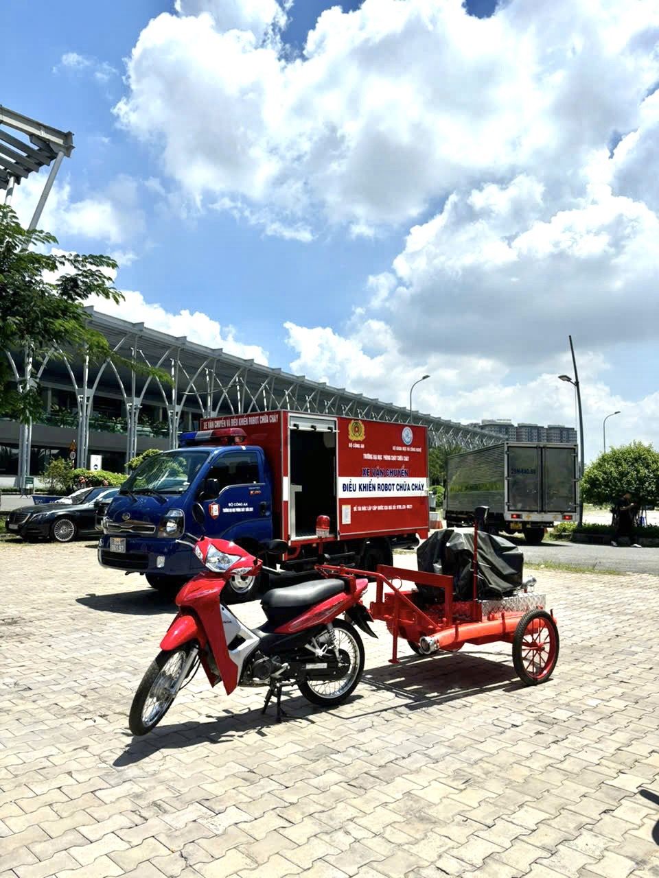 Xe máy chữa cháy